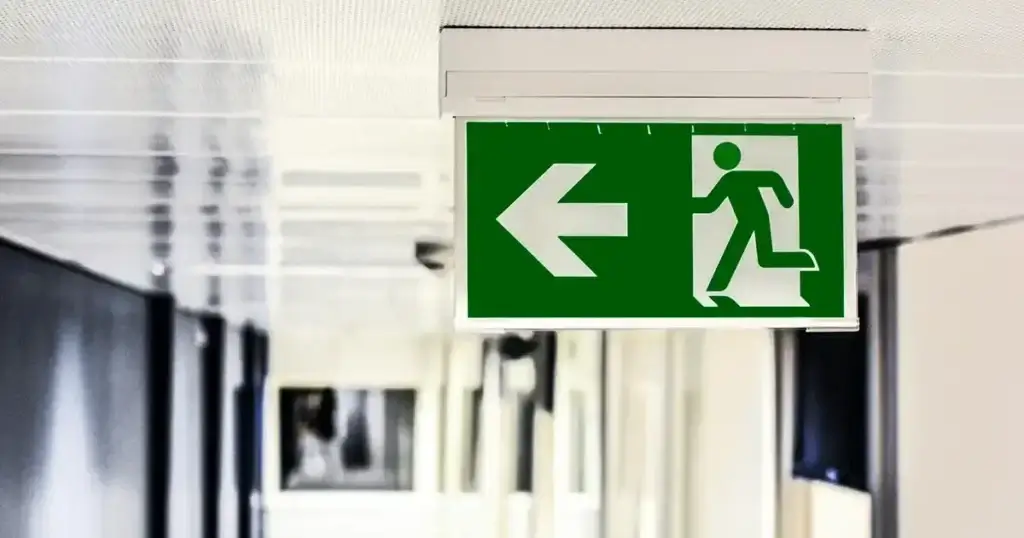 Exit-sign-fire-exit-evacuation-1024x538